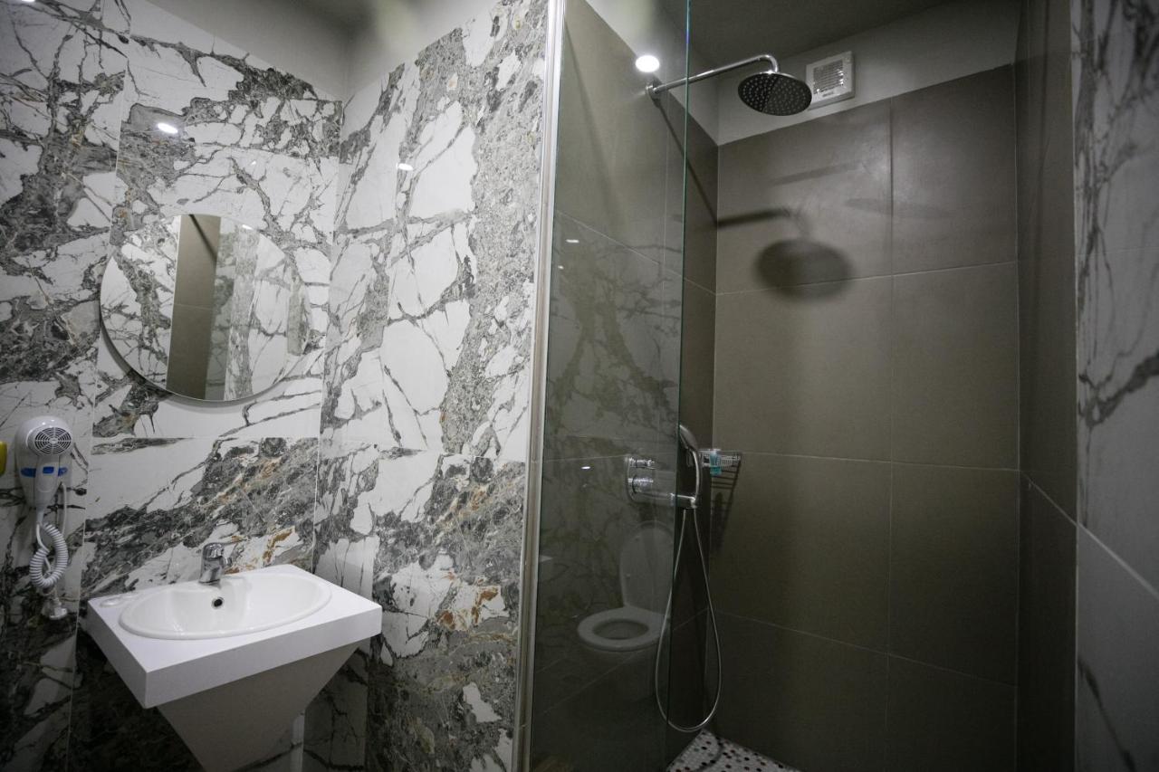 Hotel Lotus Tirana Eksteriør billede