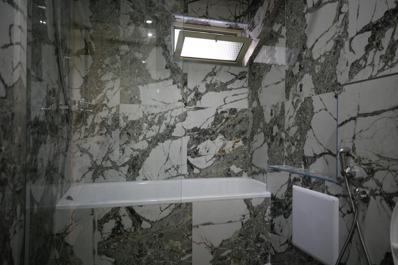 Hotel Lotus Tirana Eksteriør billede
