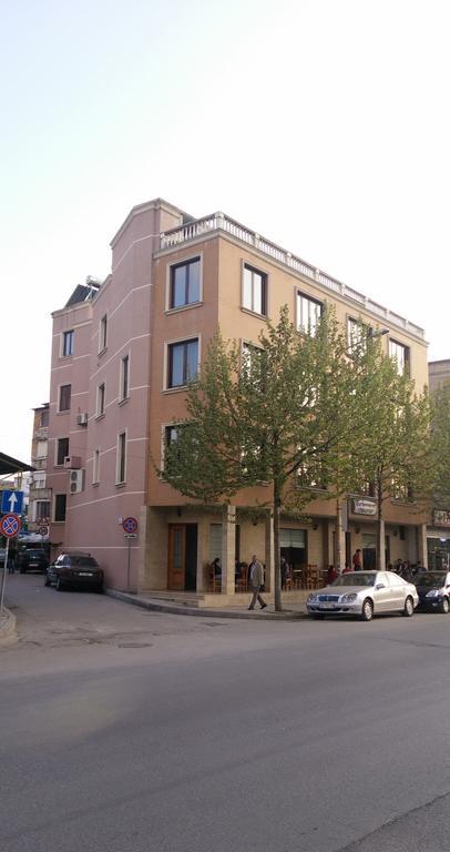 Hotel Lotus Tirana Eksteriør billede